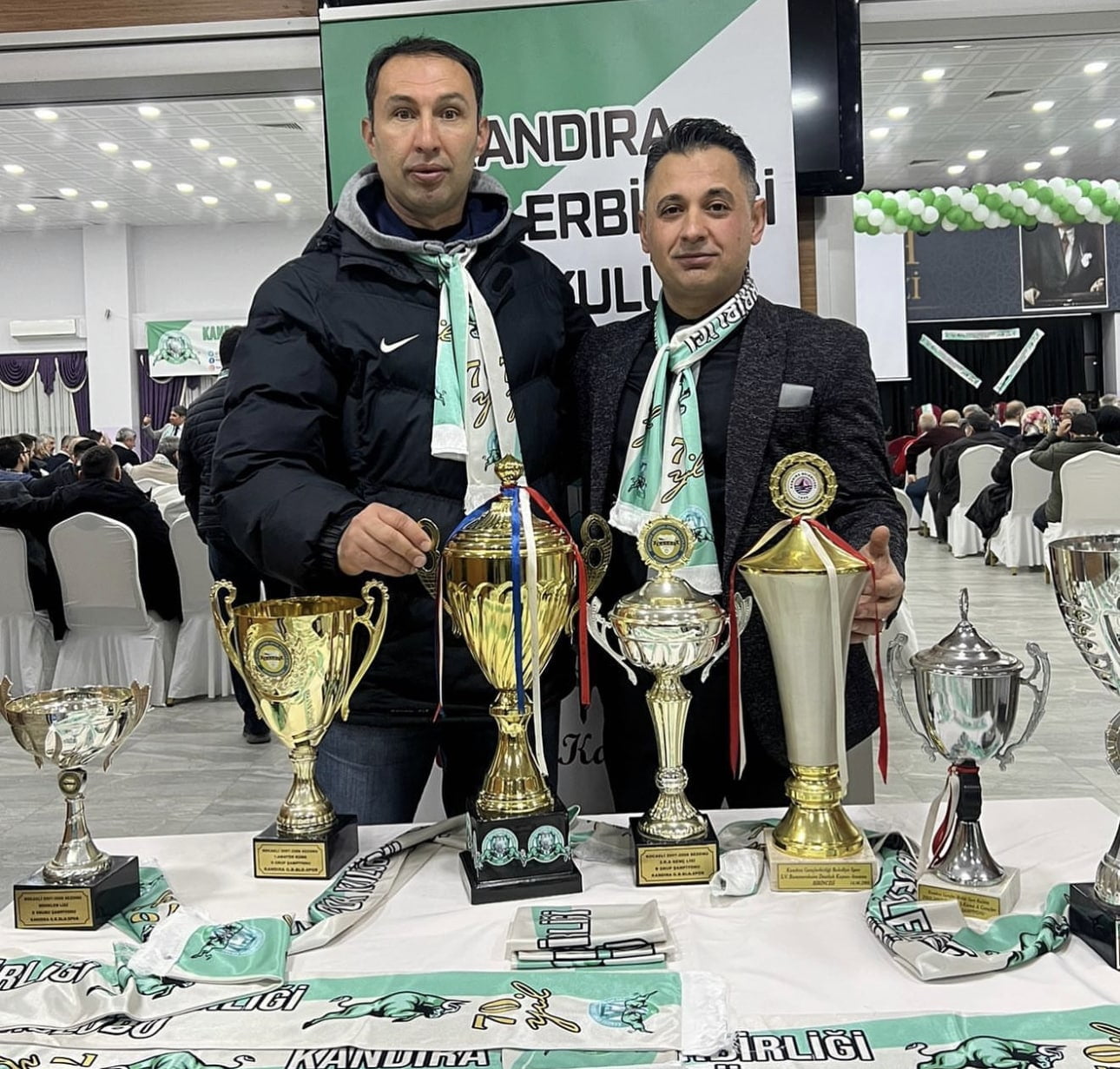 1.Amatör Lig C Grubu şampiyonu temsilcimiz Kandıra Gençlerbirliği adına Kandıra'da şampiyonluk gecesi düzenlendi.