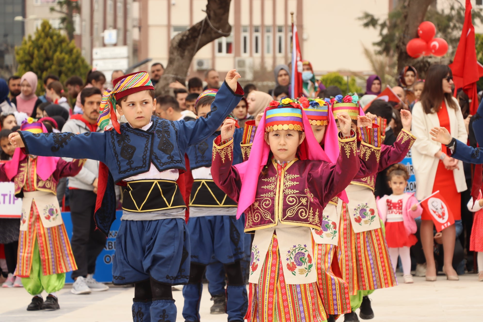 23 Nisan Ulusal Egemenlik ve Çocuk Bayramı'nın 102. Yılı Kandıra’da düzenlenen törenle kutlandı.