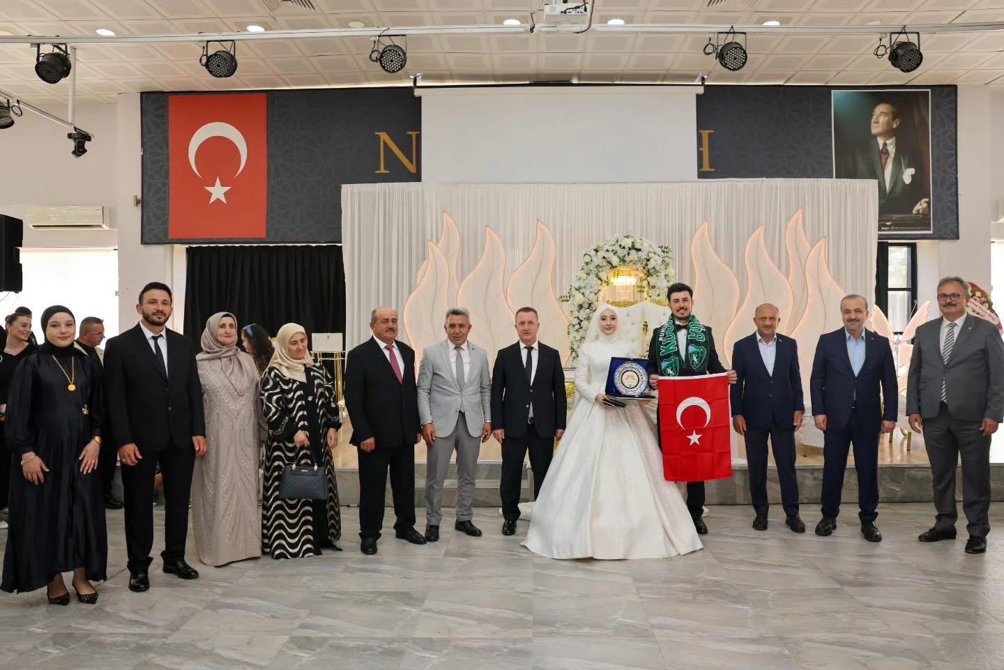 Kandıra’da Görkemli Düğün Töreni.. Merve Tekin ile Tuğrul Yüce Dünyaevine Girdi..