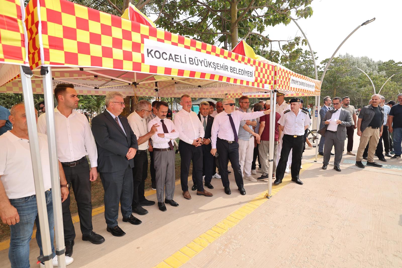 KOSKEM ekipleri Cebeci sahilindeki tatbikatta boğulma vakasına müdahale ederken.