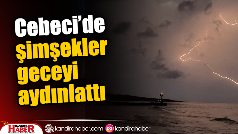 Kandıra Cebeci sahilinde dün akşam saatlerinde gökyüzü adeta bir görsel