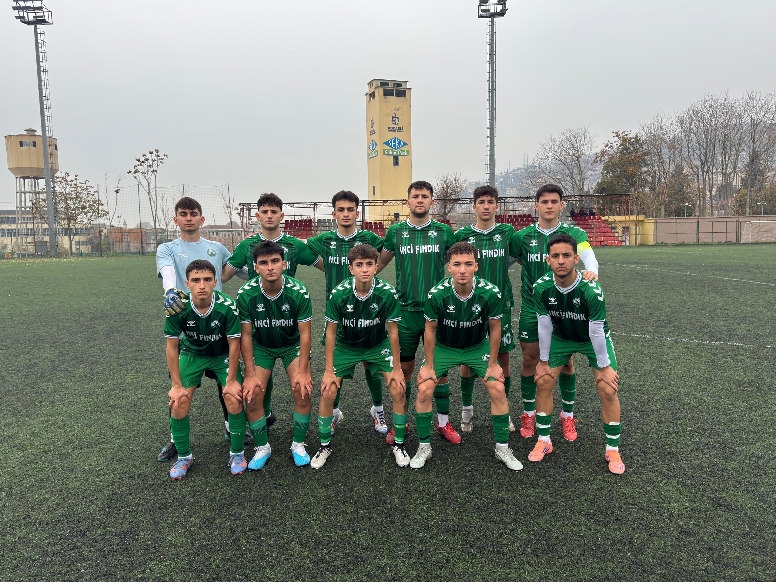 Kandıra Gençlerbirliği U18 Takımı, Yenidoğan Serdarspor’u 7-0 mağlup etti.