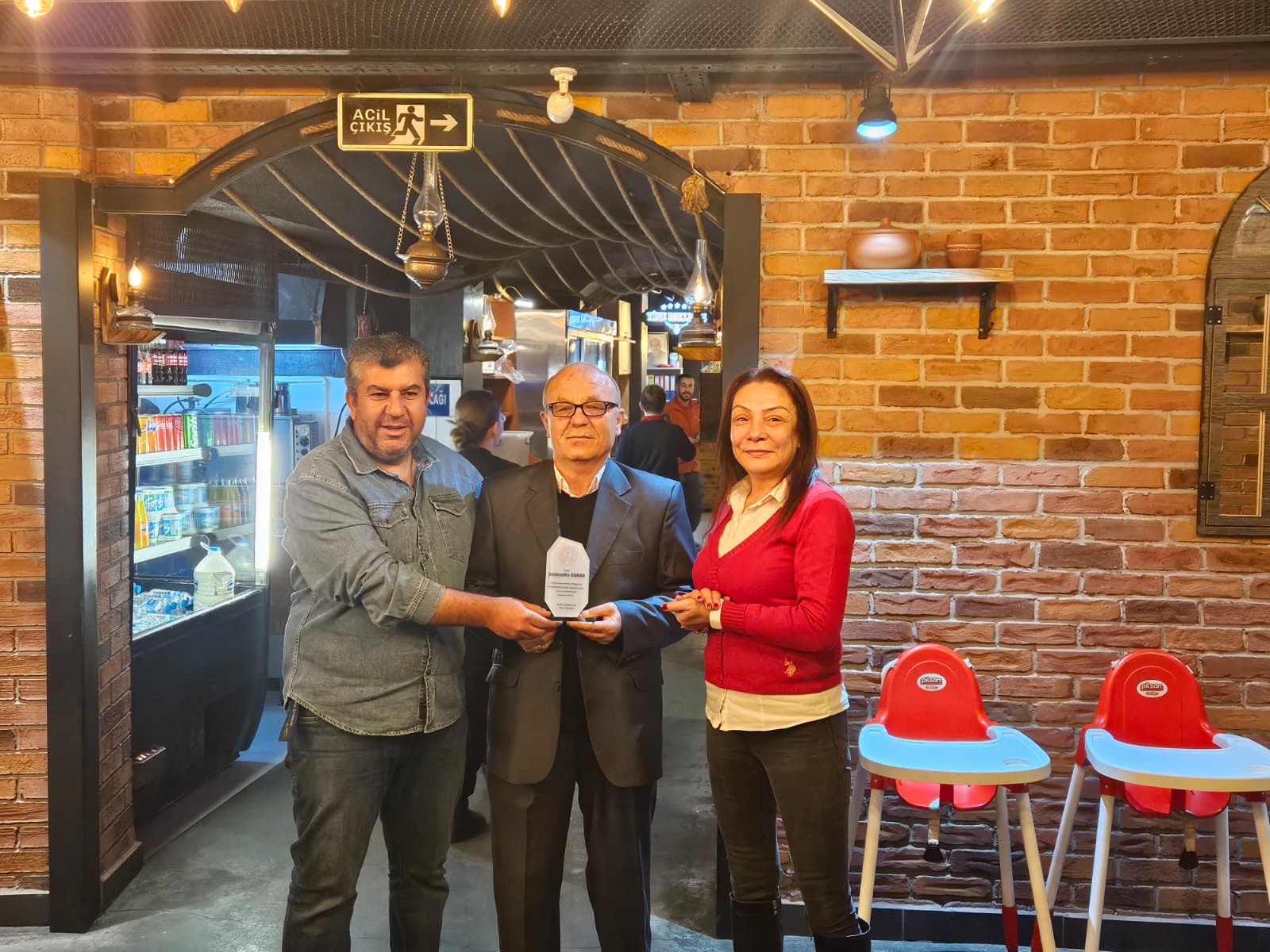 Kandıra Hurşit Güneş Ortaokulunda Sabahattin Duman’a Duygusal Veda