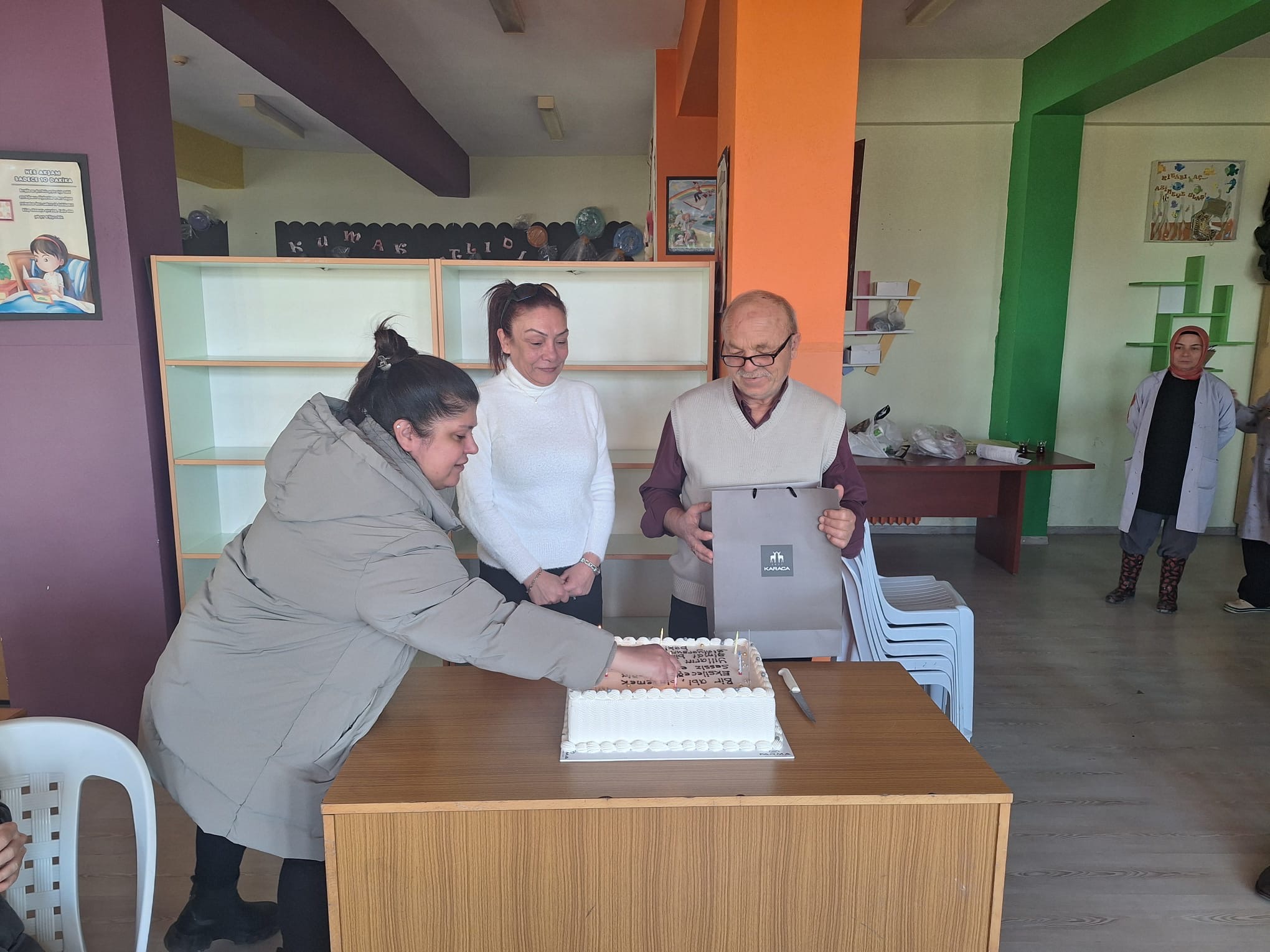 Kandıra Hurşit Güneş Ortaokulunda Sabahattin Duman’a Duygusal Veda