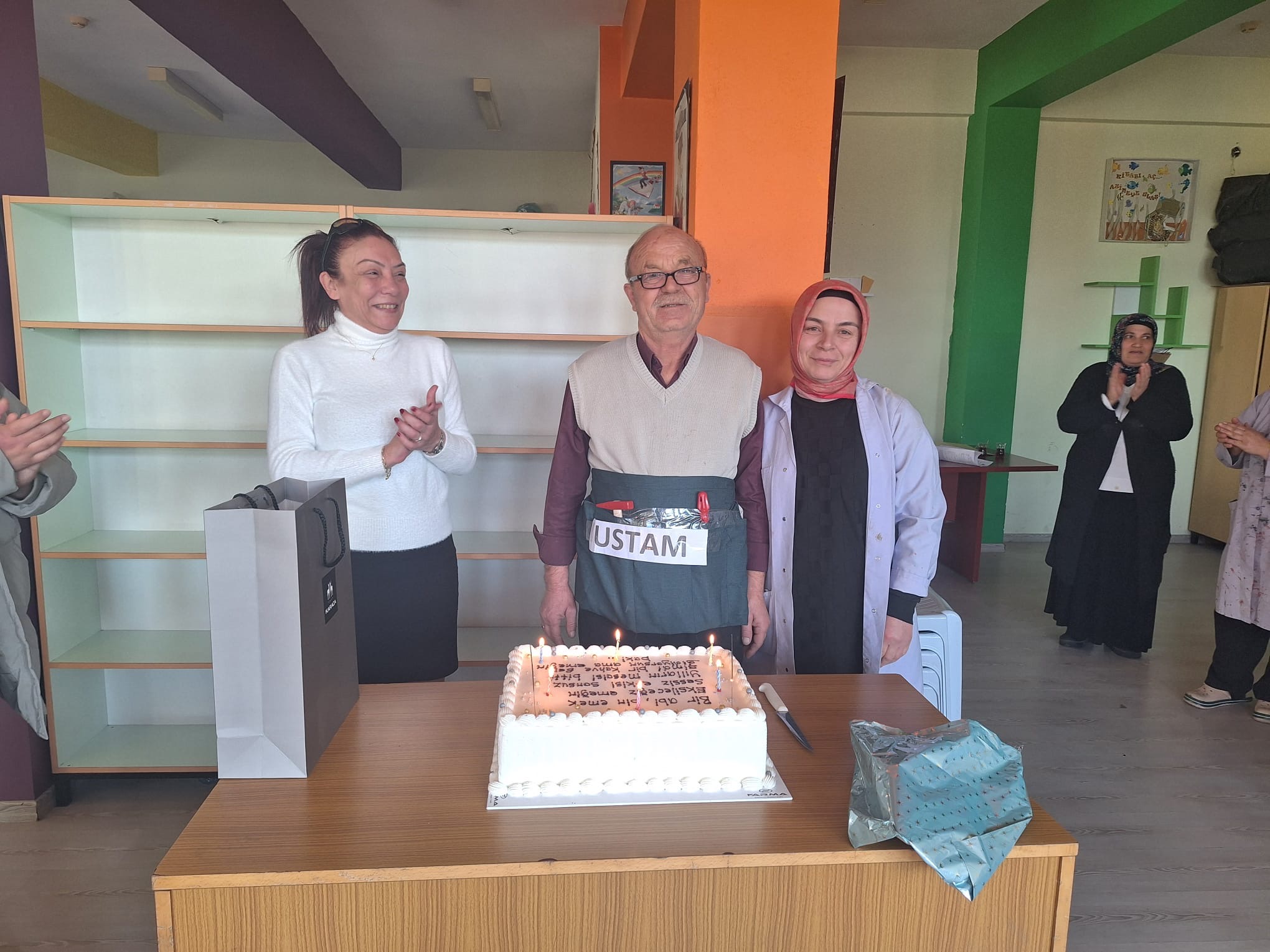 Kandıra Hurşit Güneş Ortaokulunda Sabahattin Duman’a Duygusal Veda