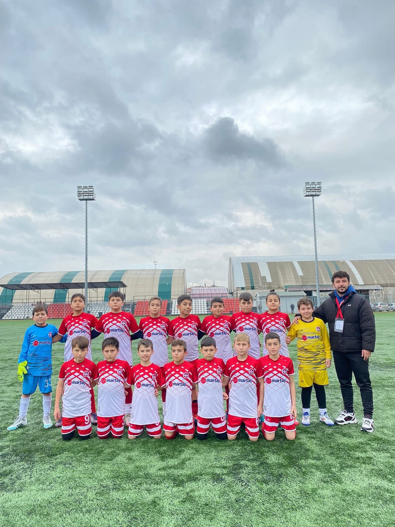 Kandıraspor U12 Takımı’nın Kocaeli Okan Spor karşısında aldığı 2-0’lık galibiyet
