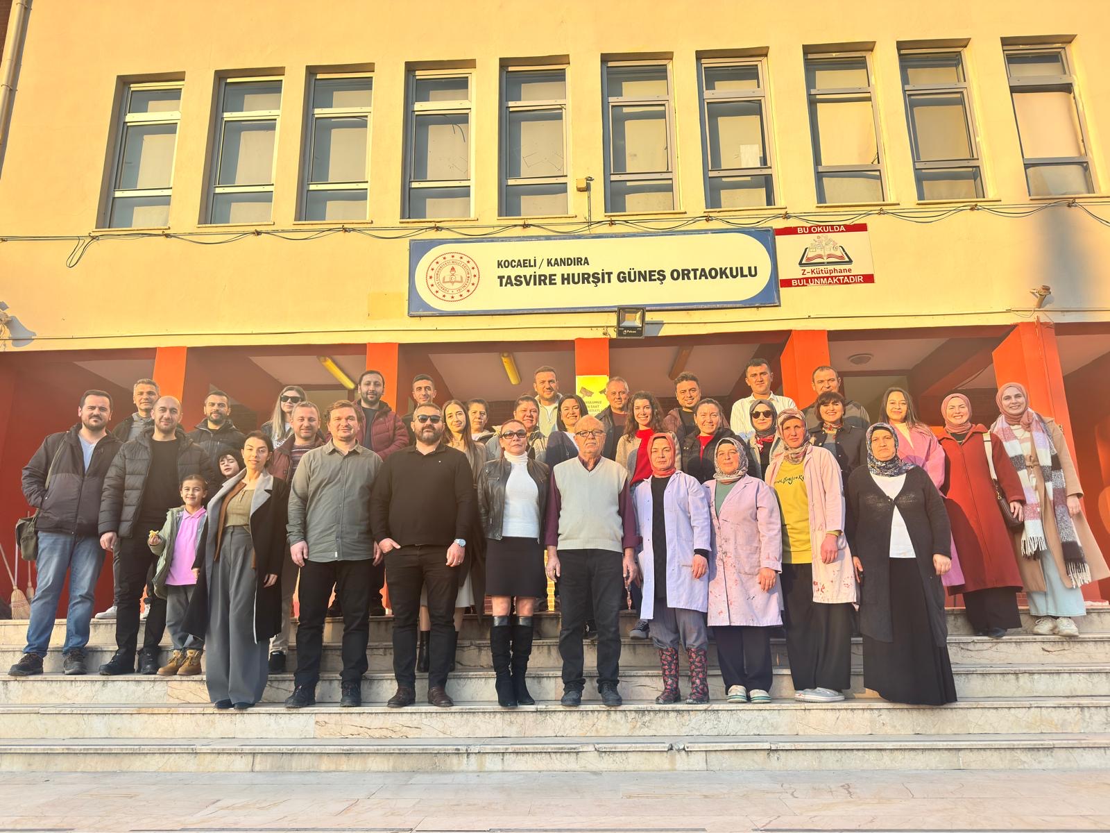 Kandıra Hurşit Güneş Ortaokulunda Sabahattin Duman’a Duygusal Veda