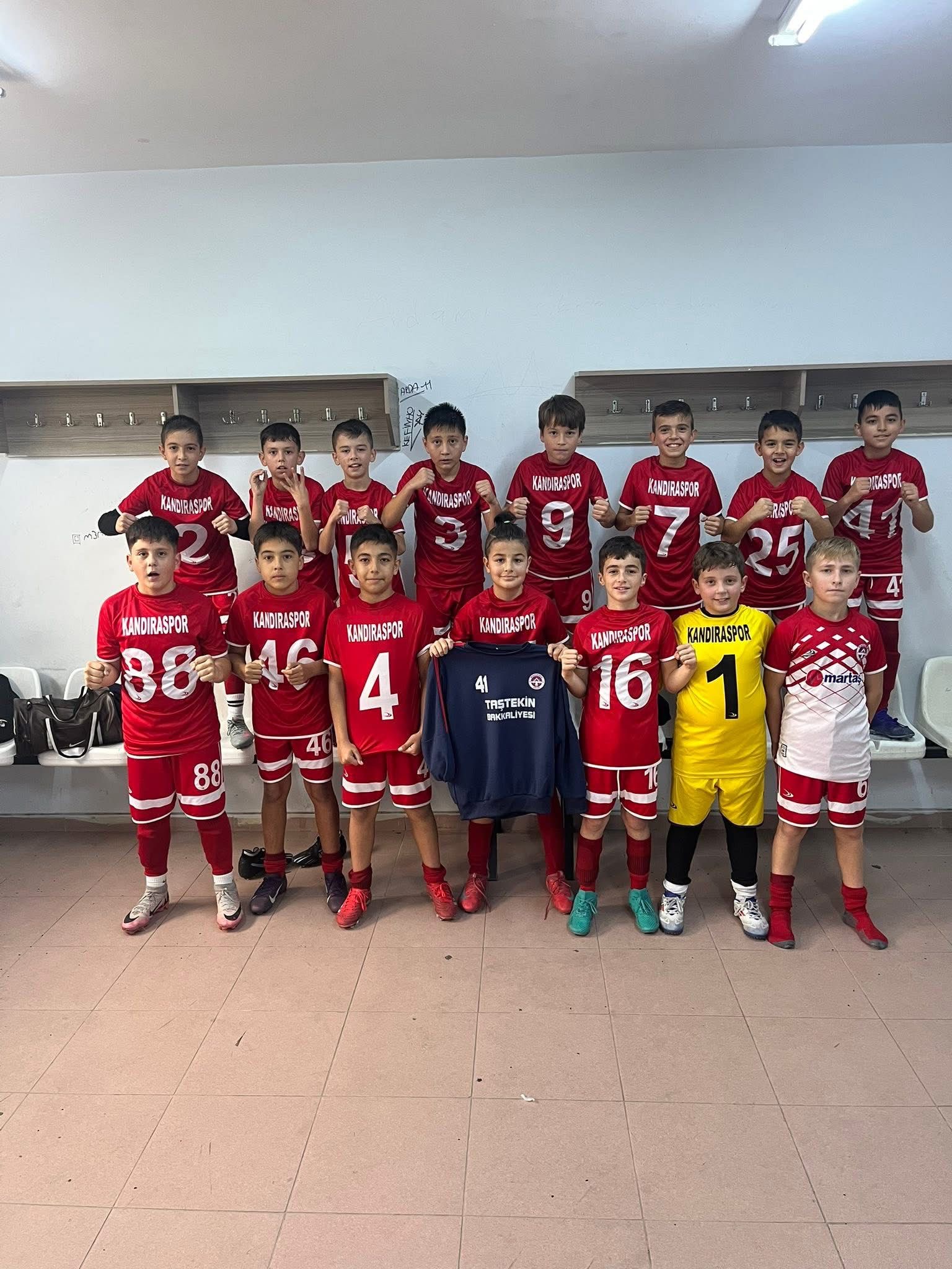 Kandıraspor U12 Takımı’nın Kocaeli Okan Spor karşısında aldığı 2-0’lık galibiyet