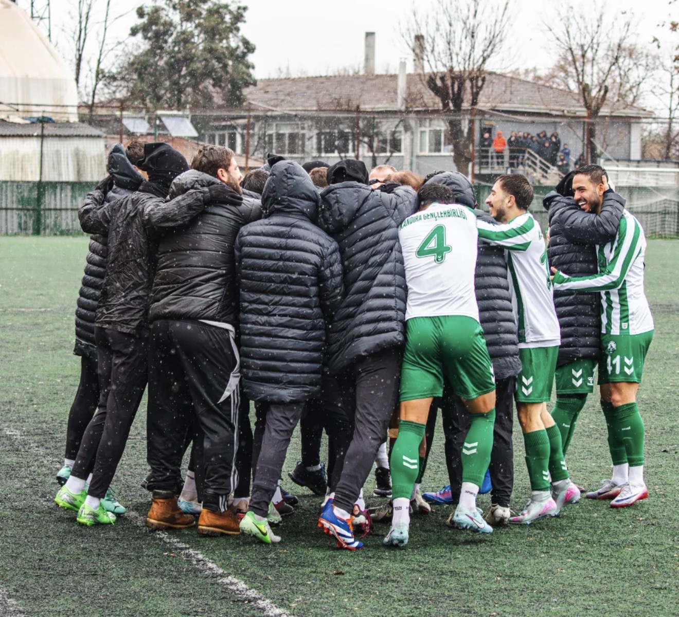 Kandıra Gençlerbirliği deplasmanda lider Turgutspor’u 4-0 yendi