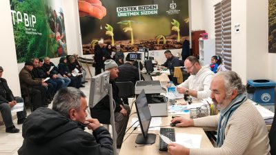 Kocaeli Büyükşehir Belediyesi’nin çiftçilere yönelik hazırladığı “Yem Bitkisi Tohumu”, “Zirai