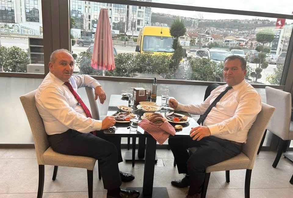 Türkiye Muhtarlar Derneği Kandıra Şube Başkanı Adnan Kaçan ve Kandıra