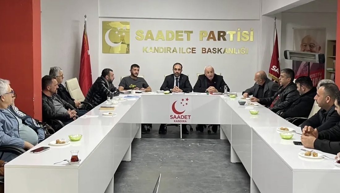 Saadet Partisi Kandıra İlçe Teşkilatı, haftalık olağan istişare toplantısını İlçe