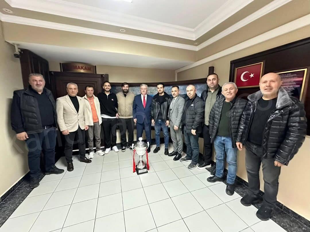 Kandıra’nın sportif başarılarıyla adından söz ettiren kulübü Kandıra Gençlerbirliği, kazandıkları