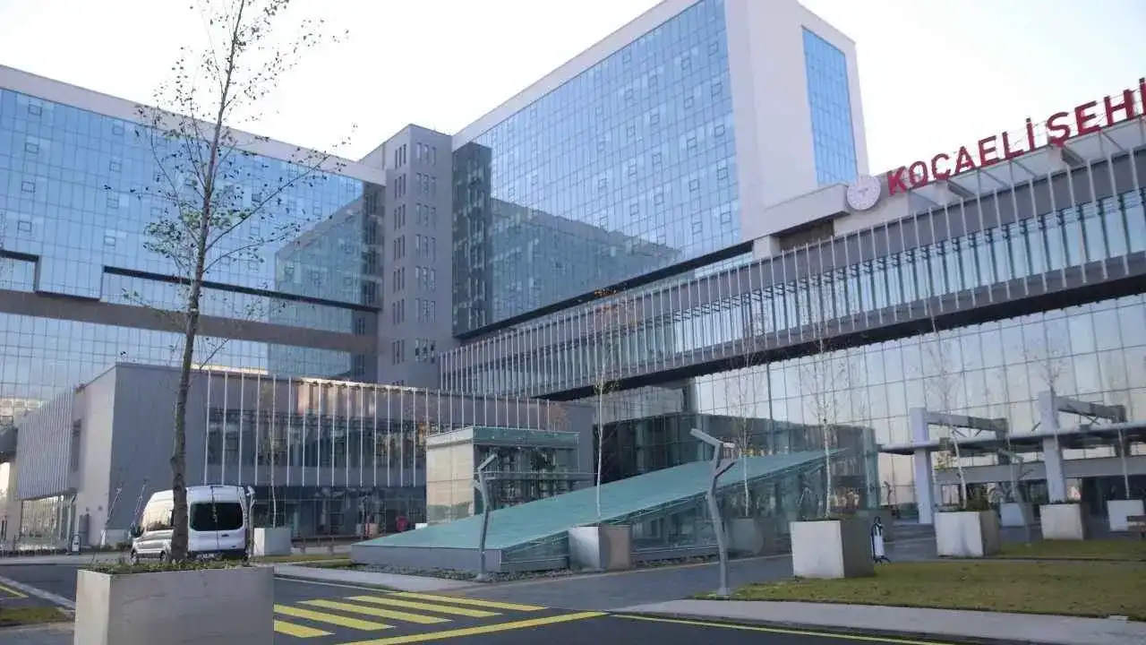 Kandıra Selametli Mahallesi Tepeköy mevkisinde meydana gelen öğrenci servisi kazasında