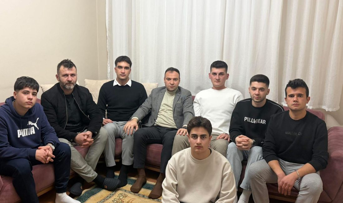 Abdülkadir Özdemir ve Oğuz Bertan Kandıra’da İftar Sofrasında Buluştu Ülkü Ocakları Kocaeli İl Başkanı Abdülkadir Özdemir, Kandıra Ülkü Ocakları