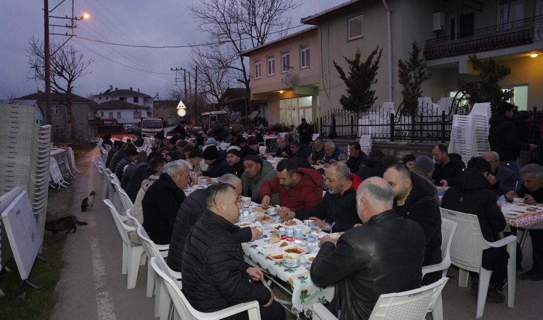 Kandıra’nın Akçaova Mahallesi, Ramazan ayının manevi atmosferini muazzam bir katılımla