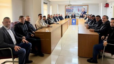 AK Parti Kandıra İlçe Başkanı Sertan Kulaç, yönetim kurulunu oluşturmasının