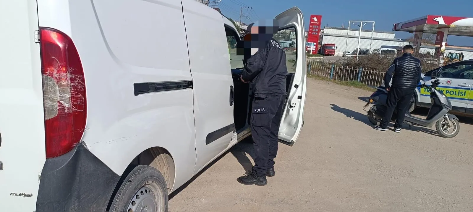 Kocaeli Emniyet Müdürlüğü ekipleri, Kandıra’da öğrencilerin güvenli bir eğitim ortamında