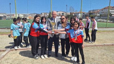 Kandıra’da Bocce Rüzgarı: Yıldız Kız ve Erkek İlçe Birincileri Belli Oldu Kandıra Okul Sporları faaliyetleri kapsamında düzenlenen Yıldız Kız ve Erkek