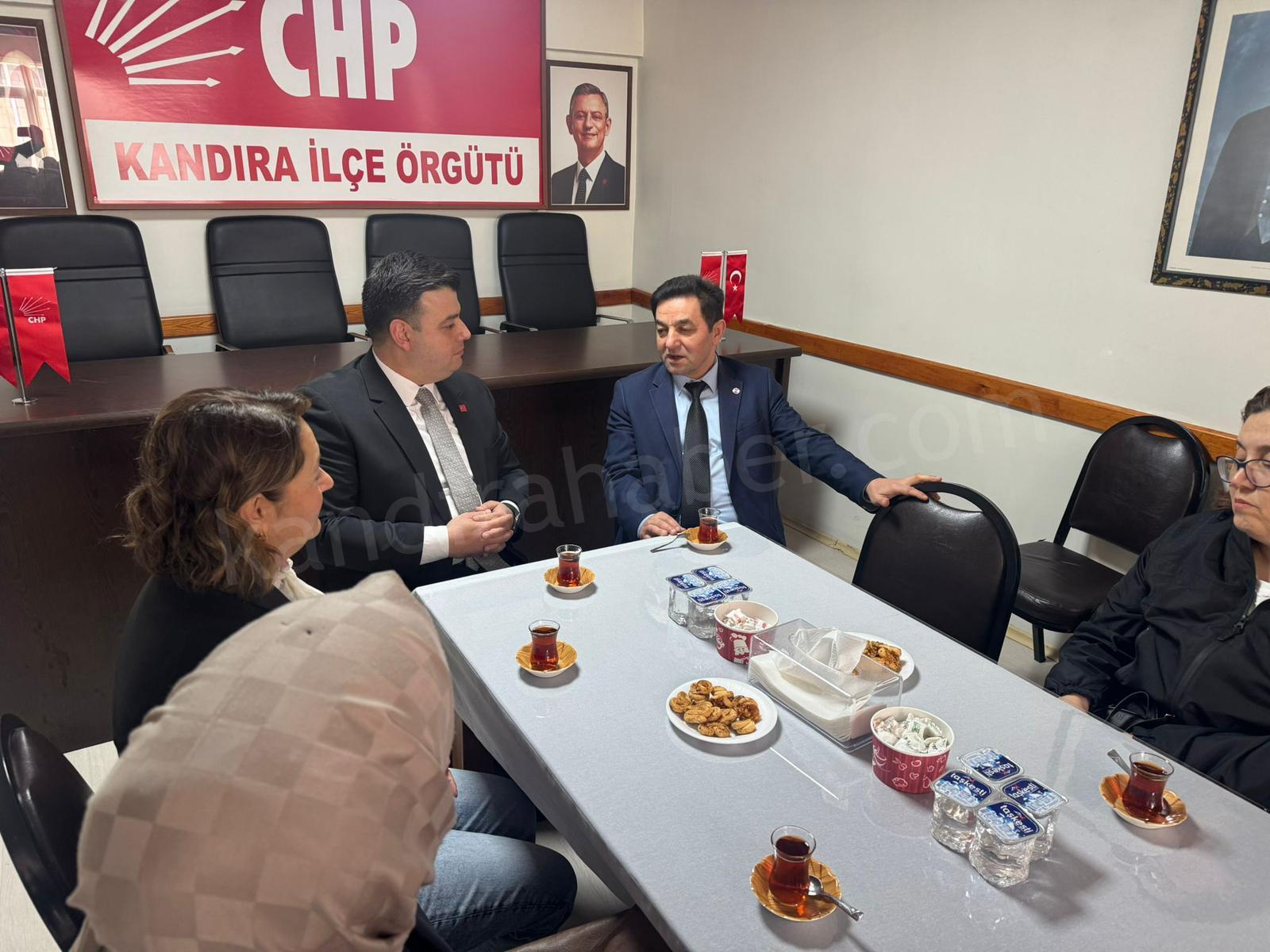 Kandıra’da Esnafın Sorunları Masaya Yatırıldı: CHP ve Esnaf Odası Bir Arada