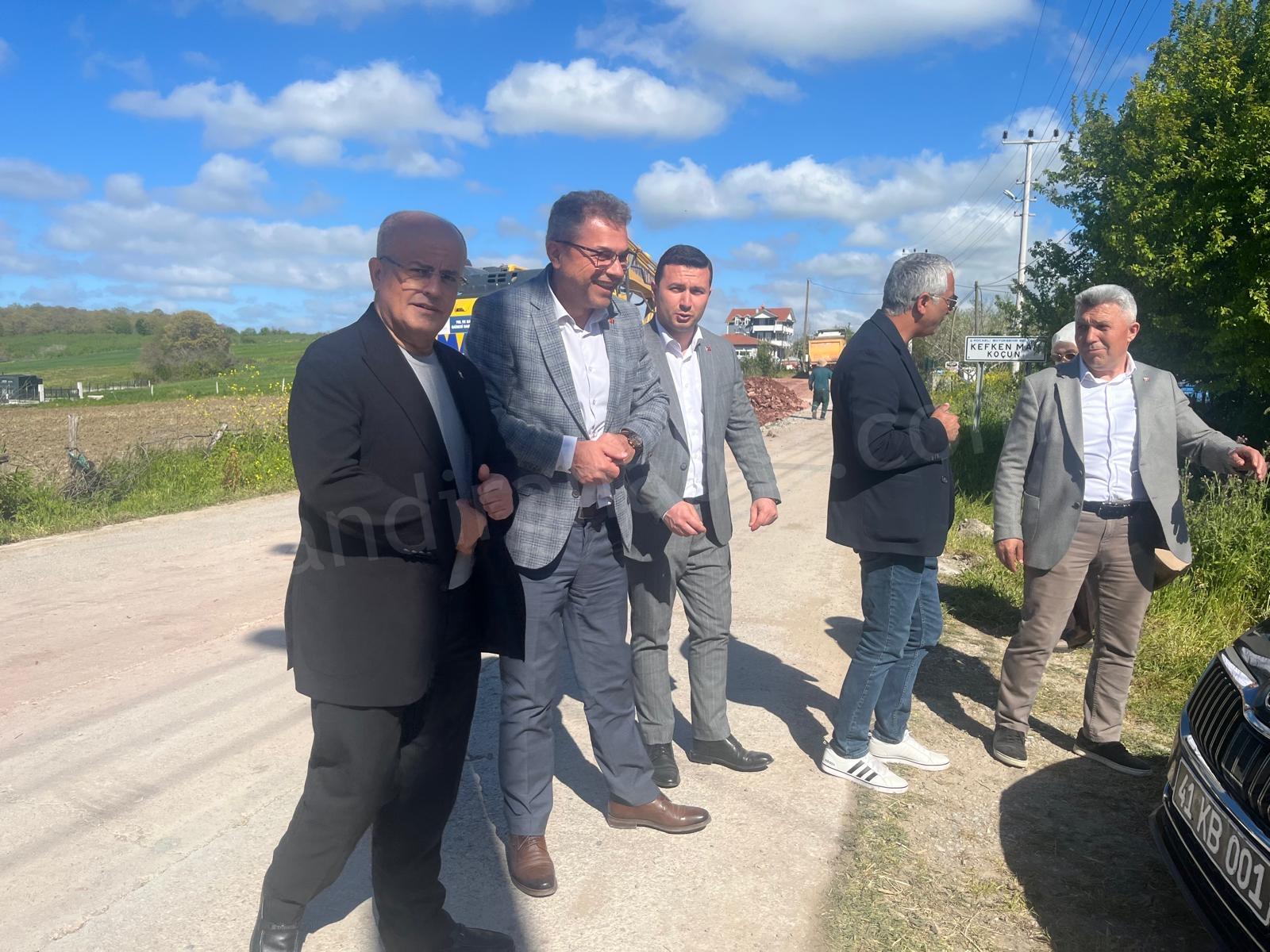 Başkan Erol Ölmez ve Sertan Kulaç Kefken Koçun Köyü Yolundaki Çalışmaları İnceledi