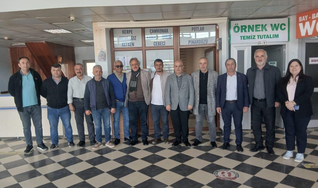 AK Parti Kandıra Teşkilatı Geçmiş Dönem Yöneticileriyle Bir Araya Geldi AK Parti Kandıra İlçe Teşkilatı, sahada yürüttüğü yoğun çalışmaların yanı