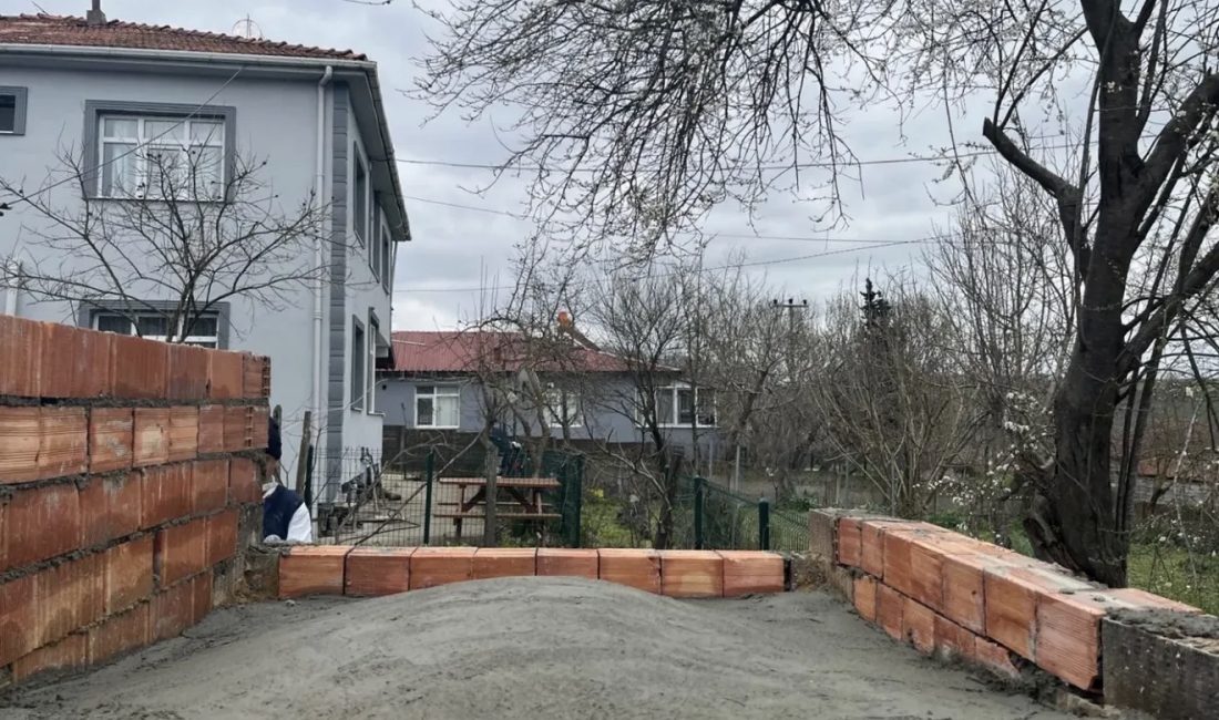 Gelenekler Yaşatılıyor: Kandıra Belediyesi Köy Fırınlarını Yeniliyor Kandıra Belediyesi, mahalle kültürünün ve yardımlaşmanın simgesi olan geleneksel köy