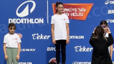 Kandıra’nın Gururu Liva Can Marmara İkincisi Oldu: Türkiye Finalleri Yolcusu! Decathlon tarafından düzenlenen “Türkiye’nin En Hızlısı” yarışmasının Marmara Bölge Elemeleri’nde