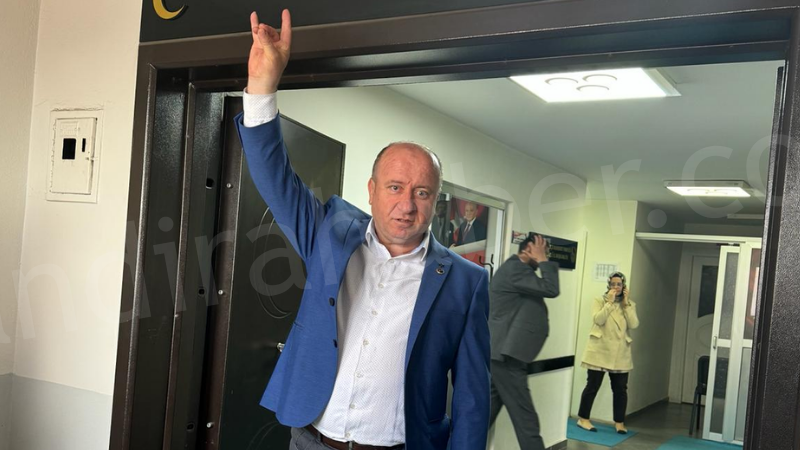 Kandıra siyasetinde sular durulmuyor. Milliyetçi Hareket Partisi (MHP) Kandıra İlçe