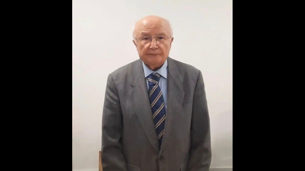 Devlet Planlama Teşkilatı (DPT) eski Genel Müdürü, siyasetçi ve yazar,