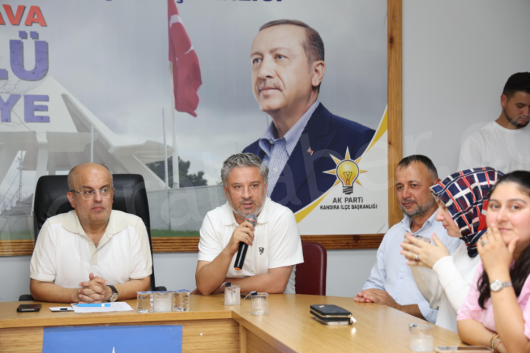 AK Parti Kandıra'da 120. Daraltılmış İlçe Danışma Meclisi Toplantısı Gerçekleştirildi