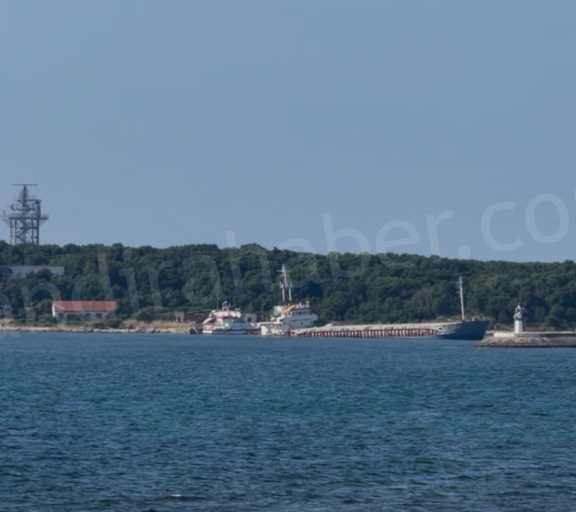 Kefken Adası açıklarında karaya oturan Rapid isimli kuru yük gemisi