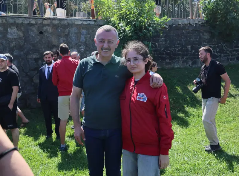 Büyükakın Kumcağız’da Başarılı Gençlerle Buluştu! “Gurur Kaynağımız Oldunuz”