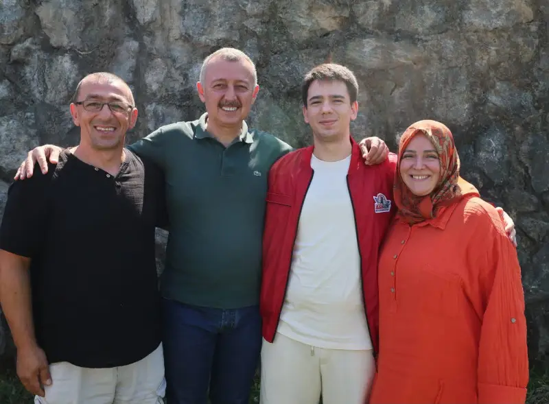 Büyükakın Kumcağız’da Başarılı Gençlerle Buluştu! “Gurur Kaynağımız Oldunuz”