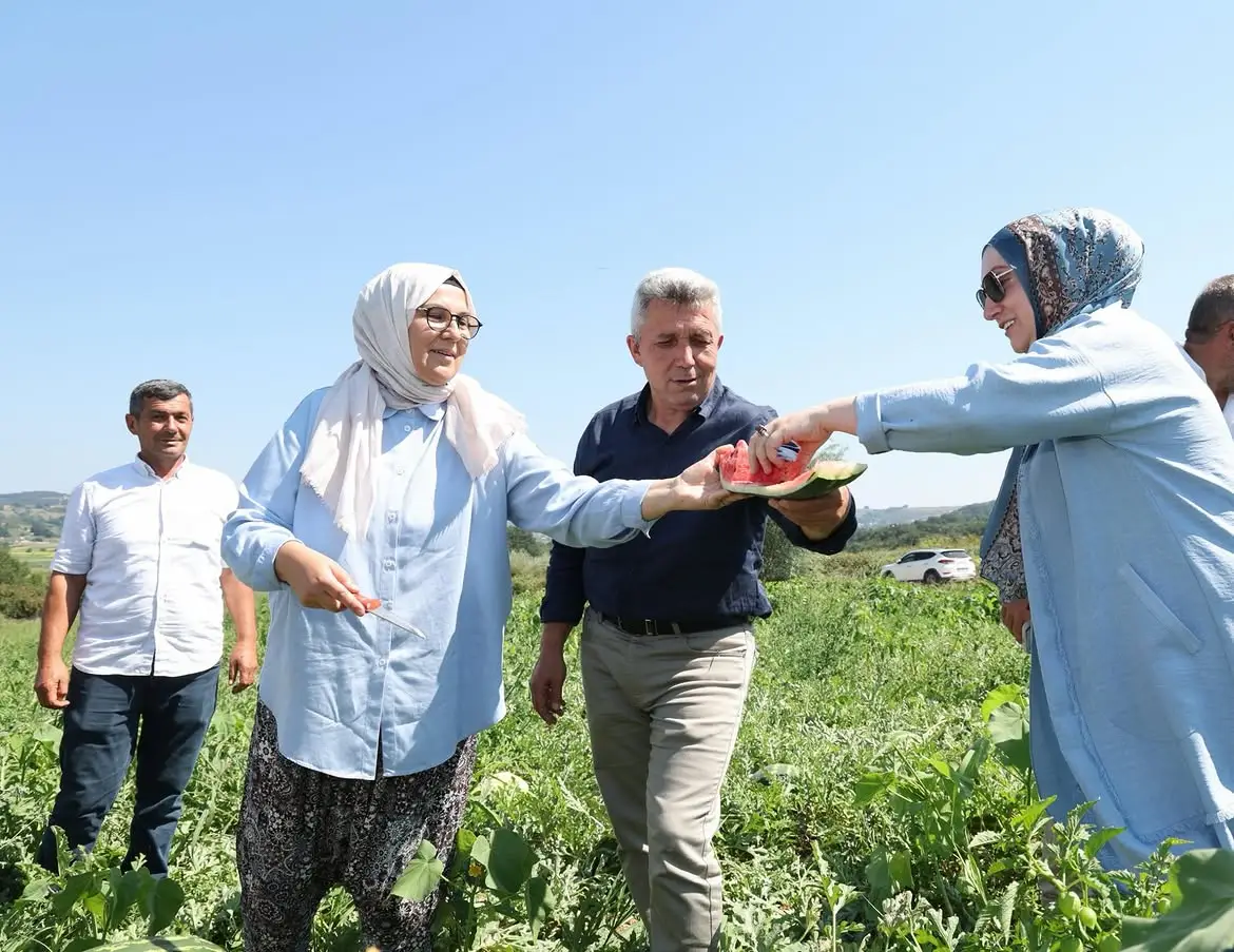 Radiye Sezer Katırcıoğlu Kandıra’daydı! Mahalleleri Gezdi, Üreticilerle Buluştu