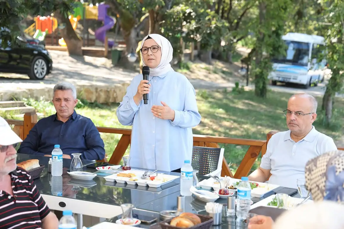Radiye Sezer Katırcıoğlu Kandıra’daydı! Mahalleleri Gezdi, Üreticilerle Buluştu