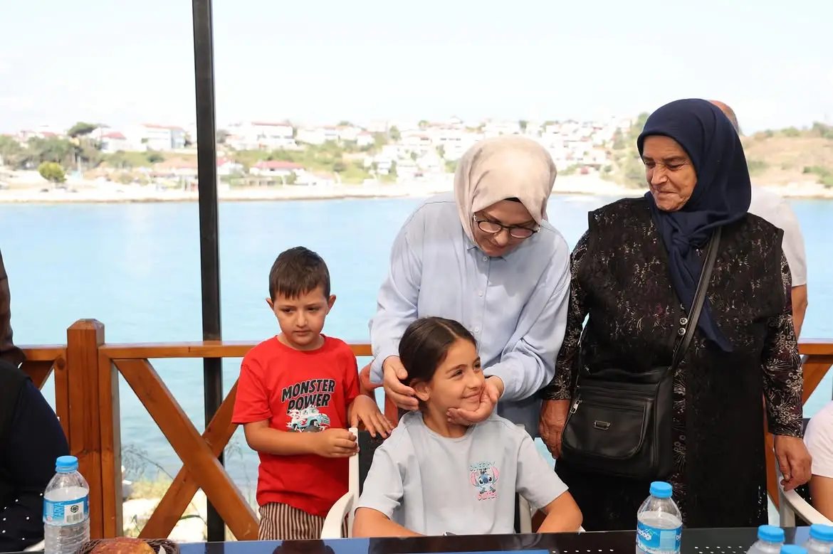 Radiye Sezer Katırcıoğlu Kandıra’daydı! Mahalleleri Gezdi, Üreticilerle Buluştu