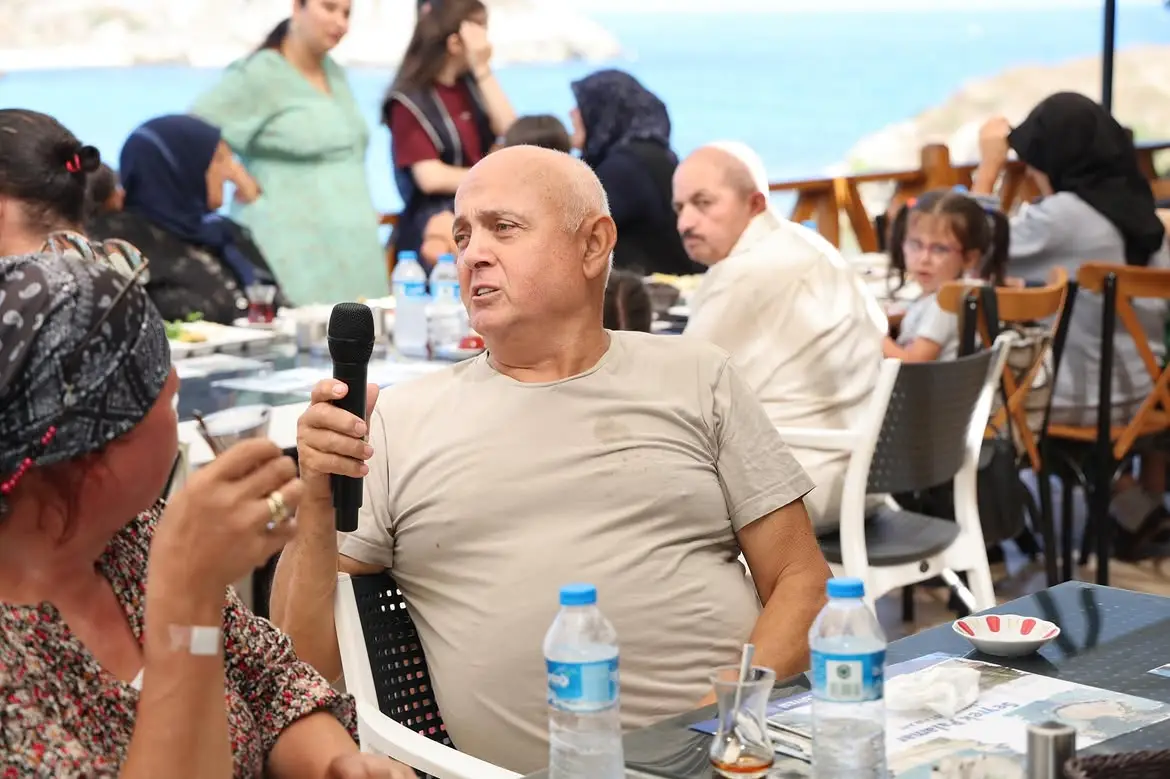 Radiye Sezer Katırcıoğlu Kandıra’daydı! Mahalleleri Gezdi, Üreticilerle Buluştu
