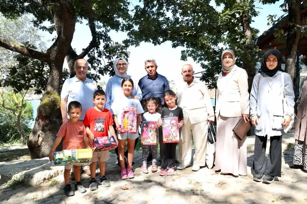 Radiye Sezer Katırcıoğlu Kandıra’daydı! Mahalleleri Gezdi, Üreticilerle Buluştu