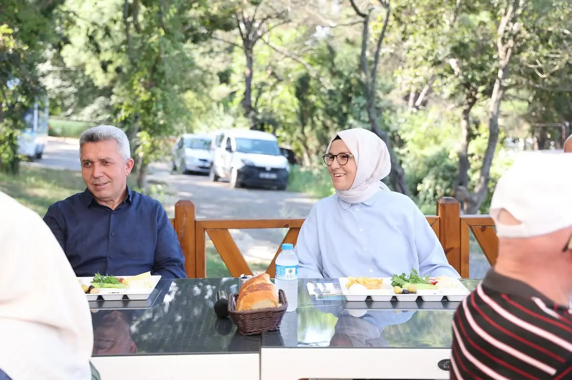 Radiye Sezer Katırcıoğlu Kandıra’daydı! Mahalleleri Gezdi, Üreticilerle Buluştu