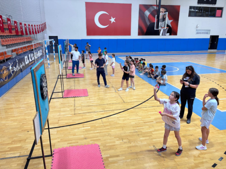 Kandıra’da 30 Ağustos Coşkusu Sporla Yaşandı! Yüzme ve Dart Turnuvaları Düzenlendi detay fotoğrafı