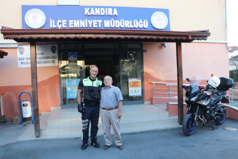 Kandıra’da Polis Memurunun Zamanında Müdahalesi Hayat Kurtardı! 68 Yaşındaki Vatandaş Teşekkür İçin Geri Döndü