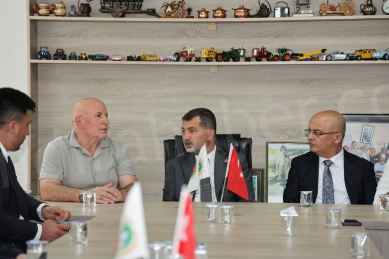 AK Parti Kandıra’da Türkiye Yüzyılı Mesaisi! Ercan Öztürk Gün Boyu Sahadaydı detay fotoğrafı