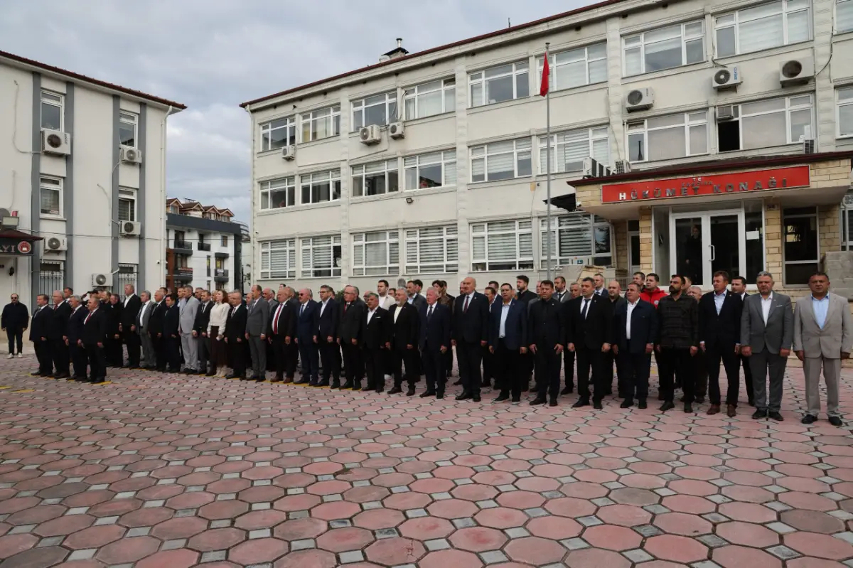 Kandıra’da 19 Ekim Muhtarlar Günü Törenle Kutlandı