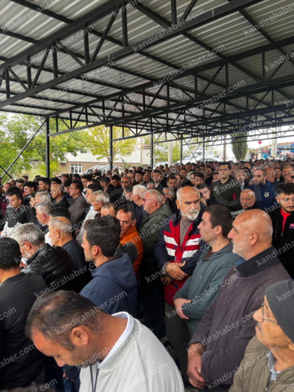 İlyas Kaba Son Yolculuğuna Uğurlandı detay fotoğrafı