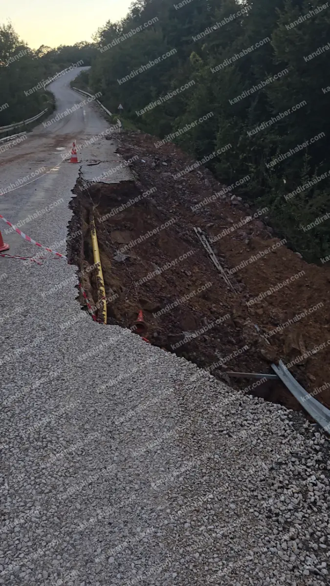 Bağırganlı-Pınarlı Yolunda Heyelan: Yol Ulaşıma Kapandı