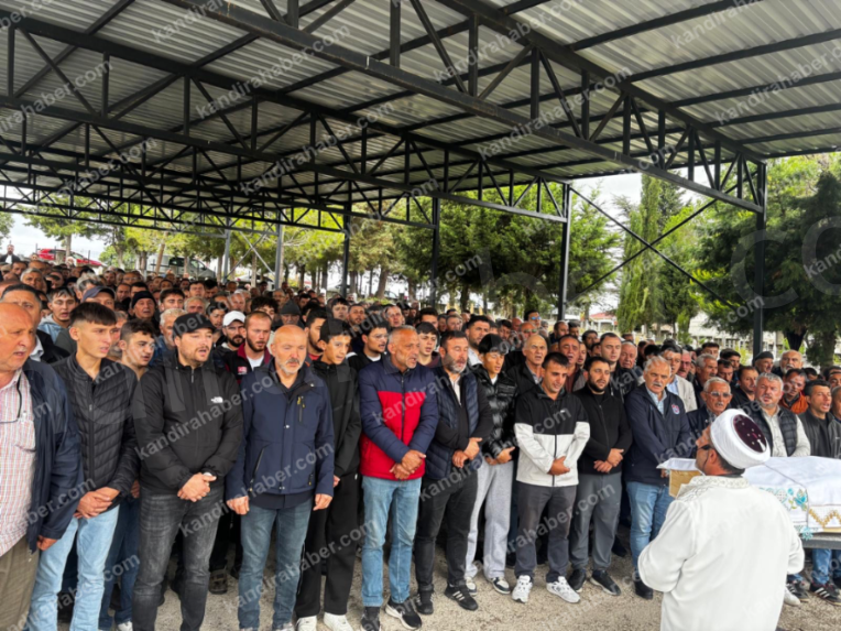 İlyas Kaba Son Yolculuğuna Uğurlandı detay fotoğrafı