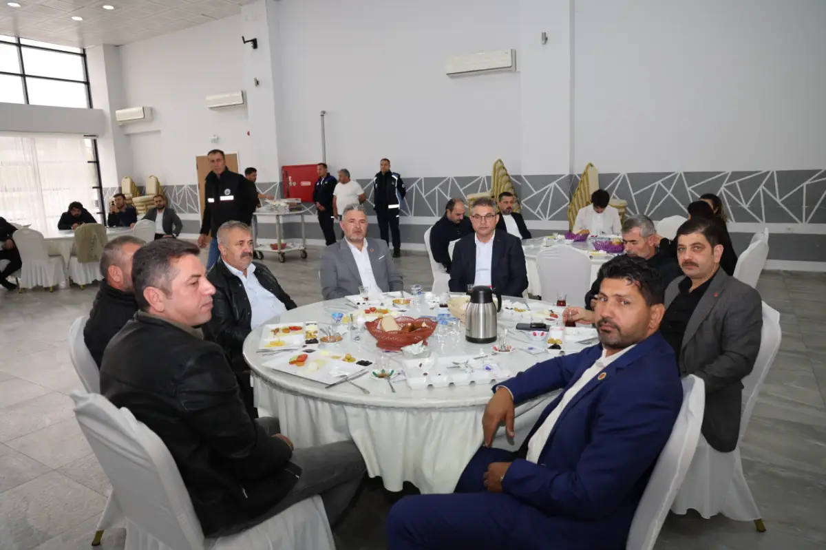 Kandıra’da Muhtarlarla Kahvaltı Programı Düzenlendi