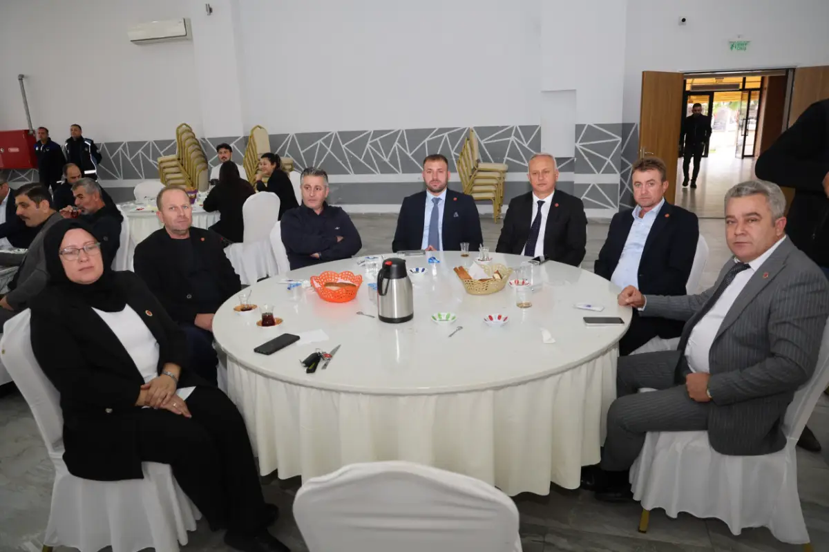Kandıra’da Muhtarlarla Kahvaltı Programı Düzenlendi